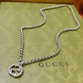Collier Gucci GG Marmont Interlocking G Pendentif Chaîne à Perles Ton Argent