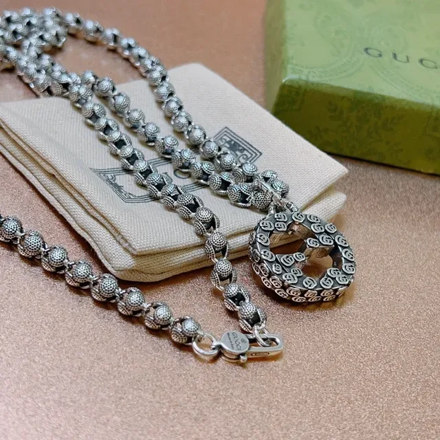 Gucci GG Marmont Interlocking G Pendant Silver-Toned Beaded Chain Necklace 4