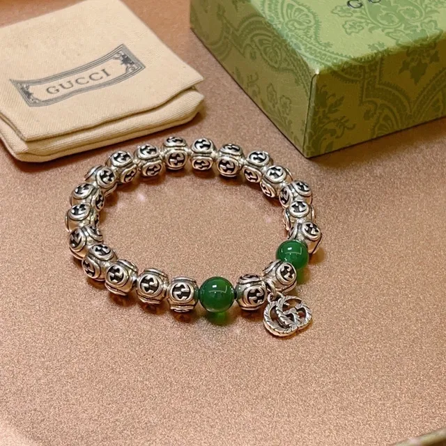 Gucci GG Marmont فضي أخضر Interlocking G Logo خرز Jade-Like سوار 7