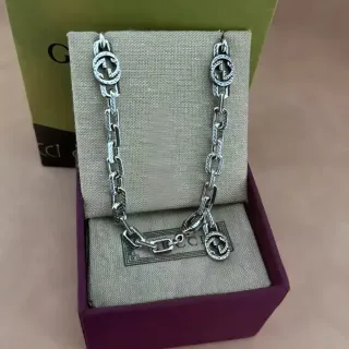 গুচি GG Marmont সিলভার ইন্টারলকিং লোগো চাঙ্কি লিংক চেইন নেকলেস