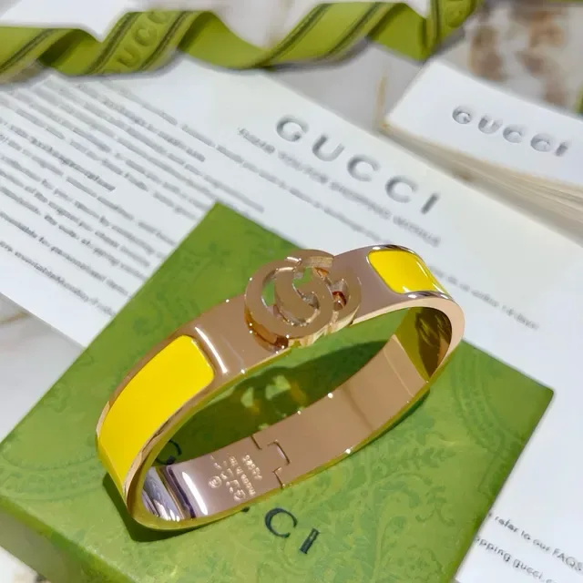 Gucci GG Marmont Pulsera Bisagra Esmalte Amarillo Oro Rosa 3
