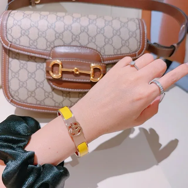 Gucci GG Marmont Pulsera Bisagra Esmalte Amarillo Oro Rosa 8