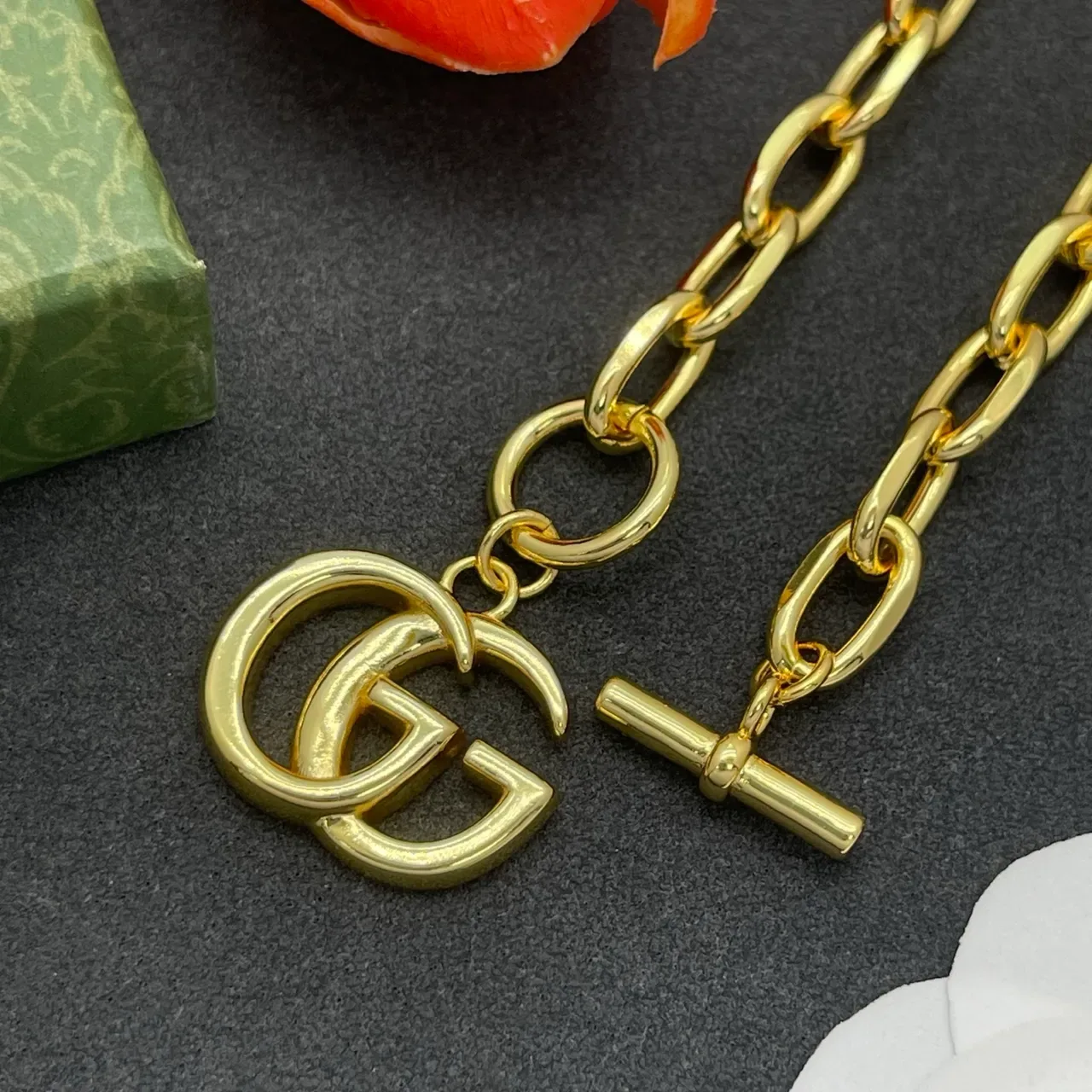 Gucci Bracelete Corrente Elos Ovalados Fecho Toggle Dourado 7