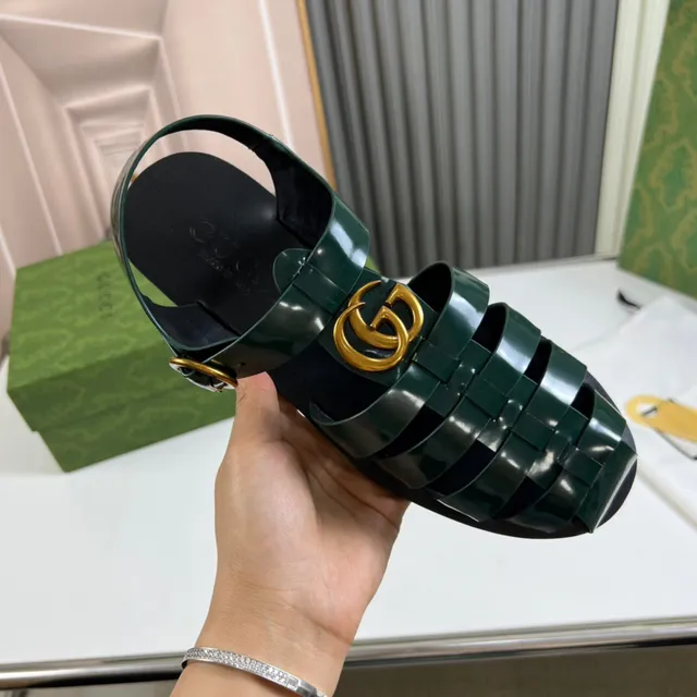 Gucci সবুজ সোনা উজ্জ্বল পেটেন্ট চামড়া মাল্টি স্ট্র্যাপ গ্ল্যাডিয়েটর স্যান্ডাল 7