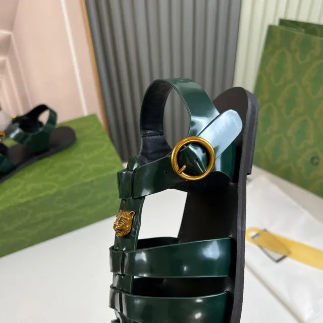 Gucci সবুজ সোনা উজ্জ্বল পেটেন্ট চামড়া মাল্টি স্ট্র্যাপ গ্ল্যাডিয়েটর স্যান্ডাল 8