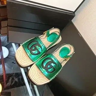 Gucci أخضر interlocking GG Logo يوت سول كاجوال صندل