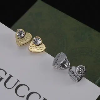 Gucci أقراط مسامير كريستال على شكل قلب