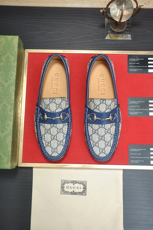 Gucci Horsebit 1955 Beige and Navy mocassins 2