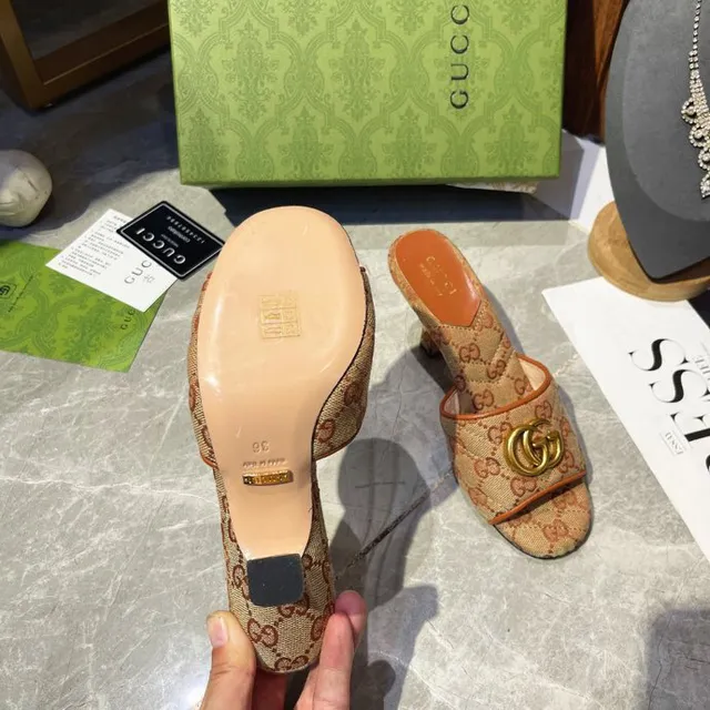 Gucci Horsebit 1955 米色和橙色 GG Monogram 穆勒休闲凉鞋 9