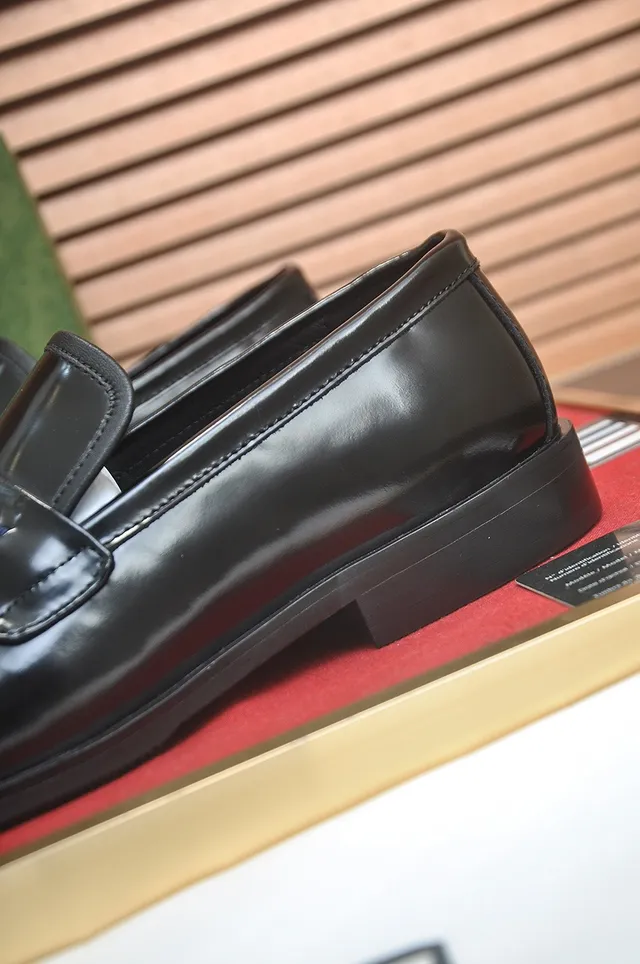 Gucci Horsebit 1955 Black Leather Horsebit Loafers 9