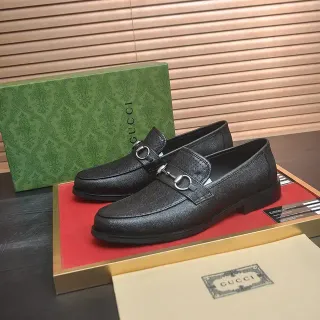 Gucci Horsebit 1955 Loafers de cuero negro perforado