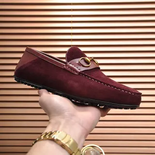 Gucci Horsebit 1955 酒红色麂皮乐福鞋
