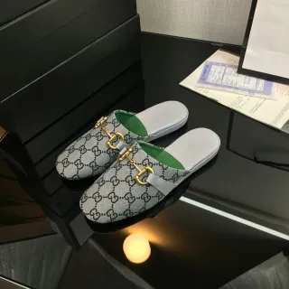 Gucci Horsebit 1955 Zapatos Casuales Lona Gris Verde con Monograma y Hebilla