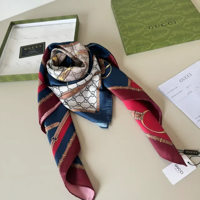 Gucci Horsebit 1955 海军蓝 酒红色 正方形 GG Monogram 丝巾 3