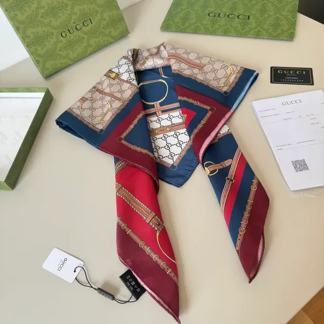 Gucci Horsebit 1955 海军蓝 酒红色 正方形 GG Monogram 丝巾 4