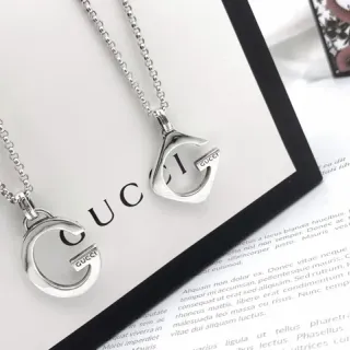 Gucci Interlocking G রূপালি খোলা পেন্ড্যান্ট খোঁদাইকৃত ব্র্যান্ড প্লেট নেকলেস