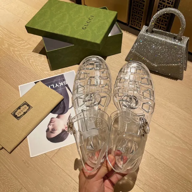 Gucci Jelly Sandals 透明网格 Vamp 搭扣鞋带 休闲凉鞋 5