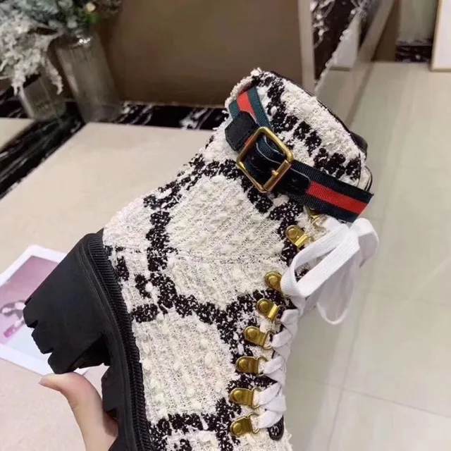 Gucci Le Cagole ट्वीड वेब स्ट्रैप एंक्ल बूट 4