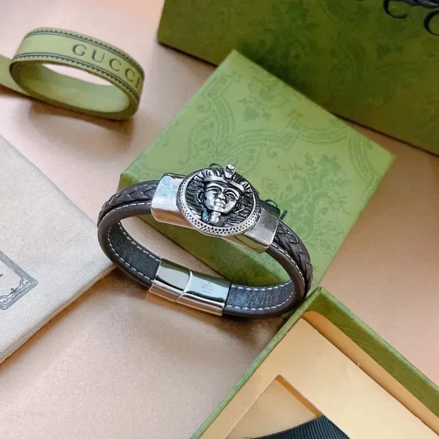 Gucci Pharaoh Medallion Pulsera de cuero trenzado 4