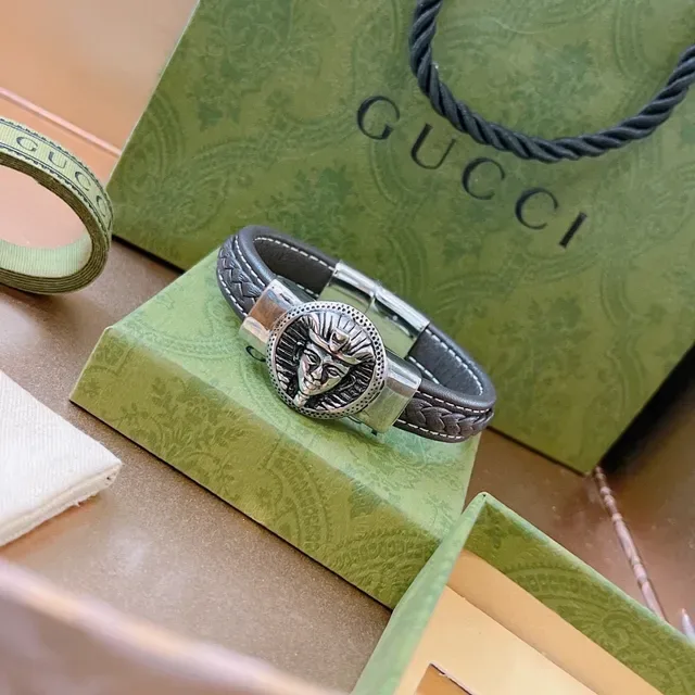 Gucci Pharaoh Medallion Pulsera de cuero trenzado 5