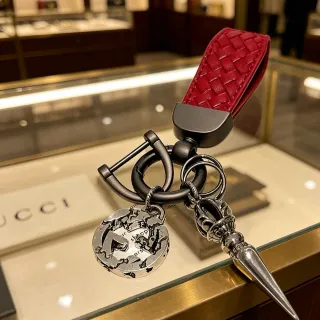Gucci লাল সিলভার বুনা চামড়ার স্ট্র্যাপ ডিস্ট্রেসড চার্ম নেকলেস