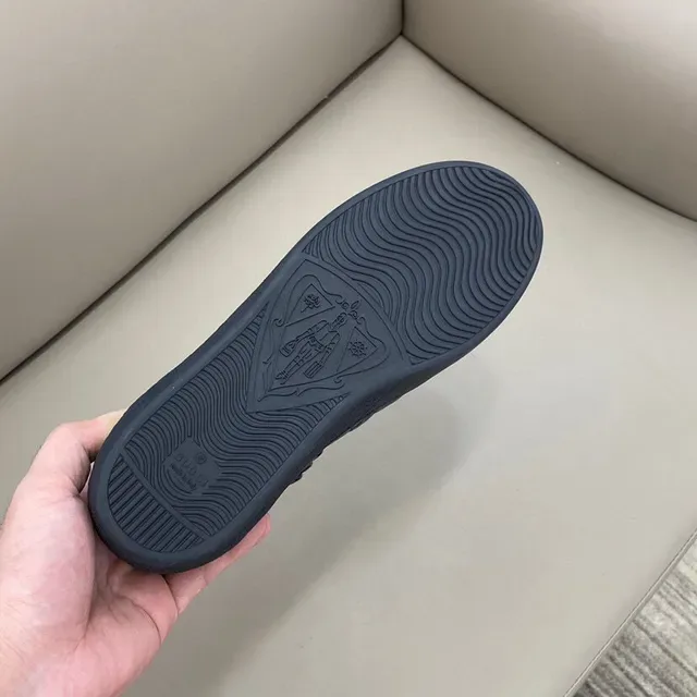 Gucci Screener Sneakers lifestyle noires embossées GG Monogram 2
