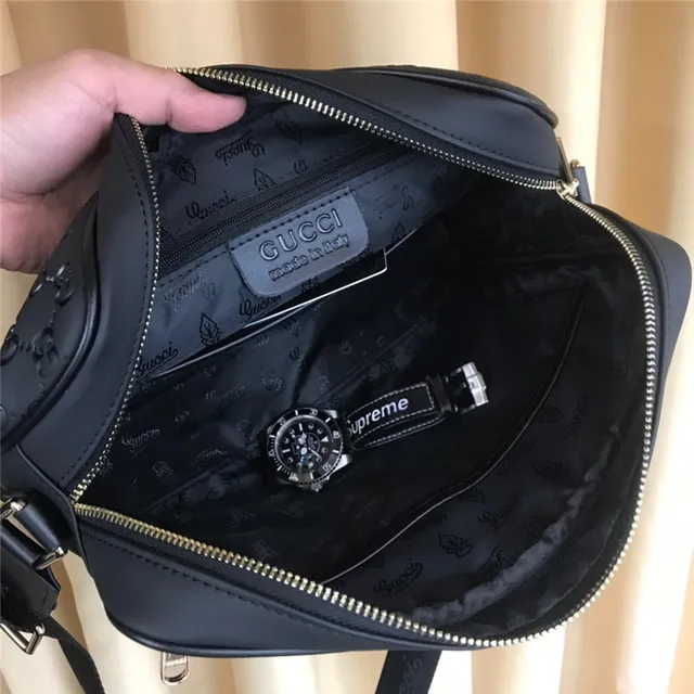 Gucci Screener কালো সোনালি উৎকীর্ণ GG মনোগ্রাম সামনের জিপের পকেট কাঁধের ব্যাগ 2