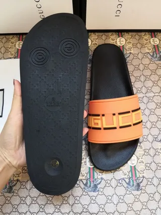 Gucci Screener Noir Orange Semelle en Caoutchouc Moulée Sangle Logo Large Chaussons 3