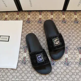 Gucci Screener Correa de Terciopelo Negro Logotipo Interlocking G Zapatillas