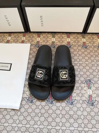Gucci Screener Correa de Terciopelo Negro Logotipo Interlocking G Zapatillas 5