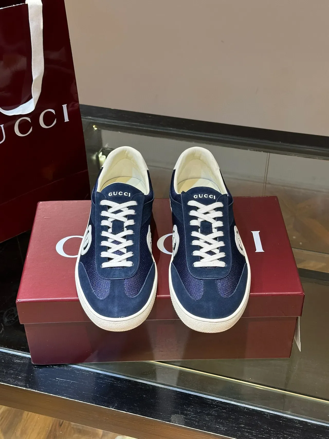 Gucci Screener Tênis Lifestyle Azul Marinho e Branco 2