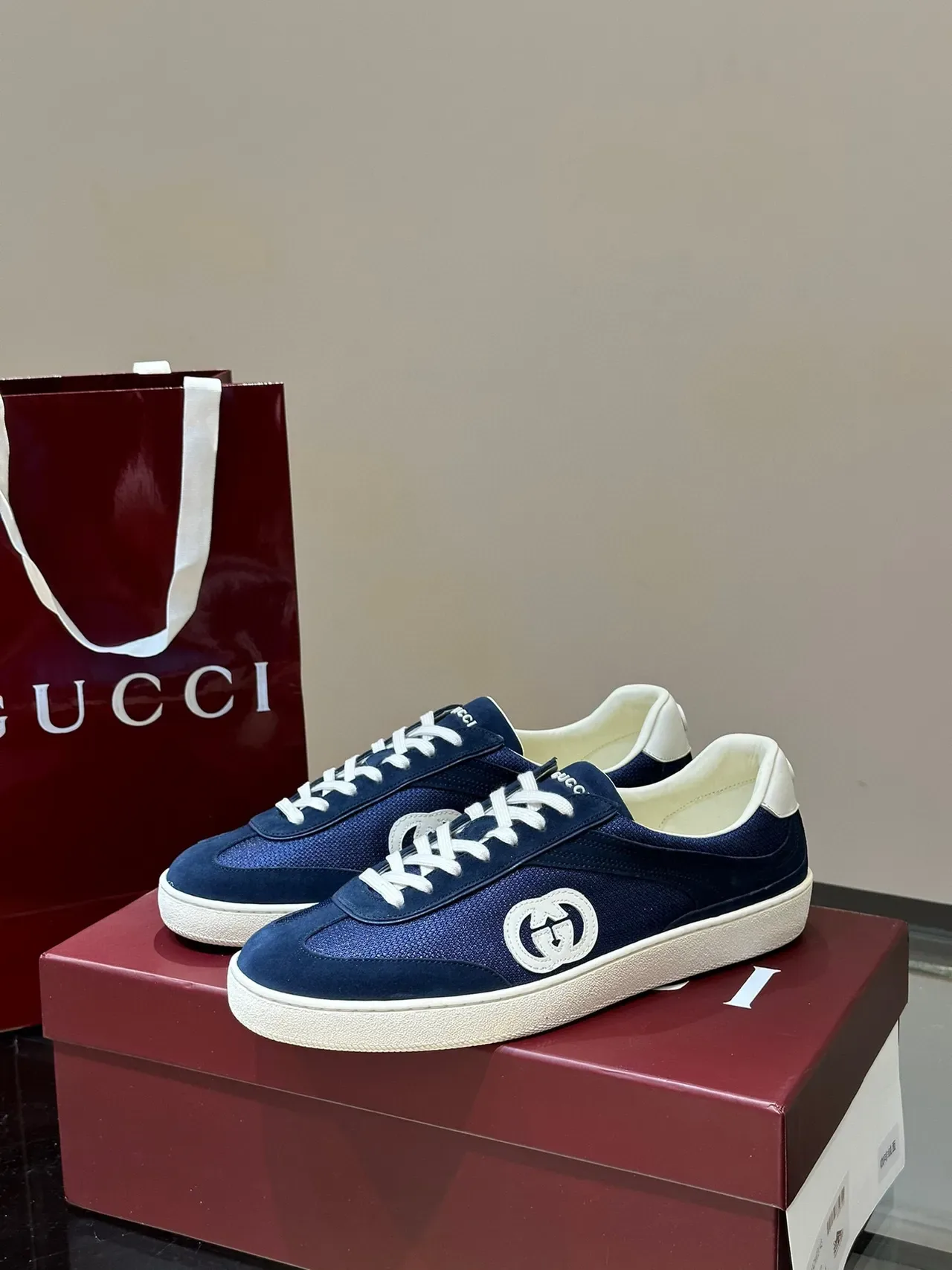 Gucci Screener Tênis Lifestyle Azul Marinho e Branco 3