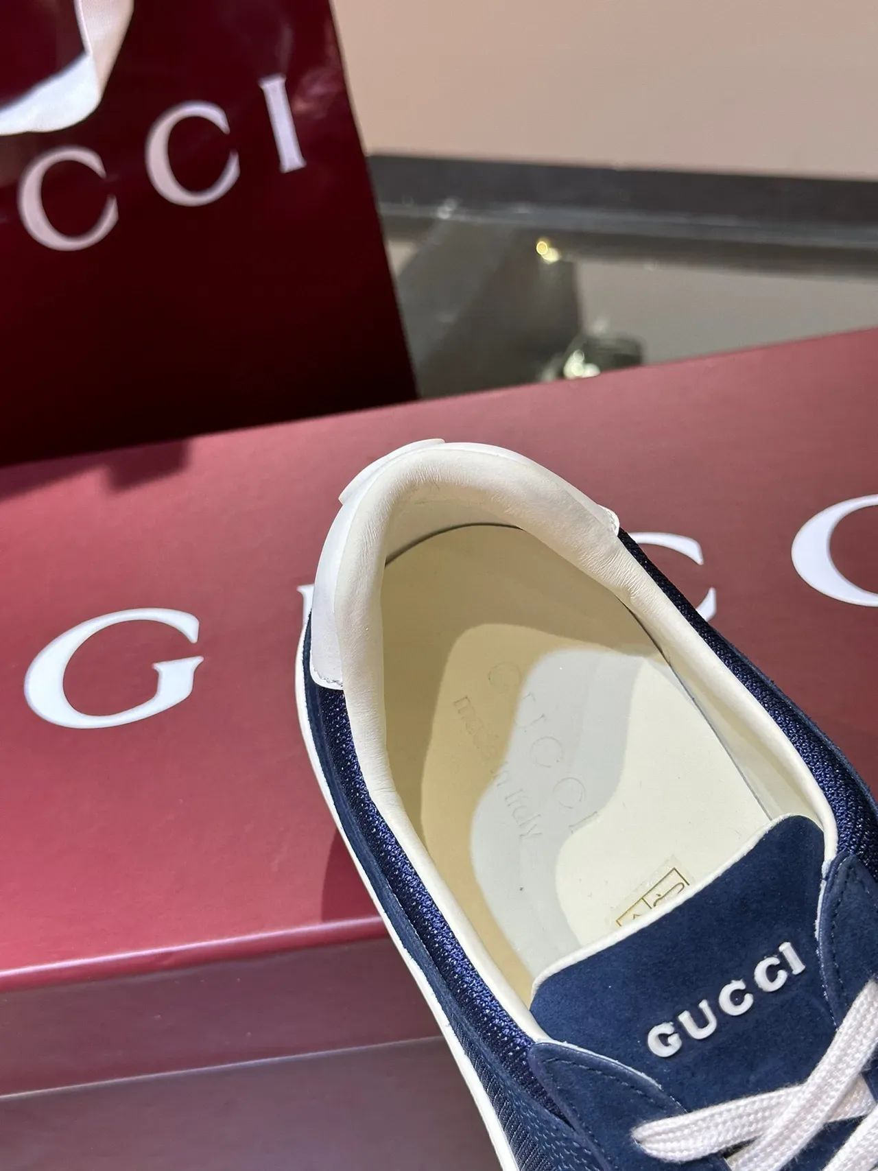 Gucci Screener Tênis Lifestyle Azul Marinho e Branco 9