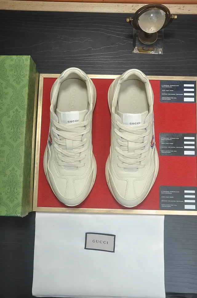 Gucci Screener Off-White এমব্রয়ডারি Interlocking G জীবনধারা স্নিকার্স 4