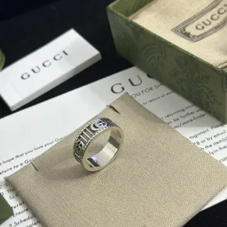 Gucci Screener 银色米色 宽带 Interlocking G 图案 戒指