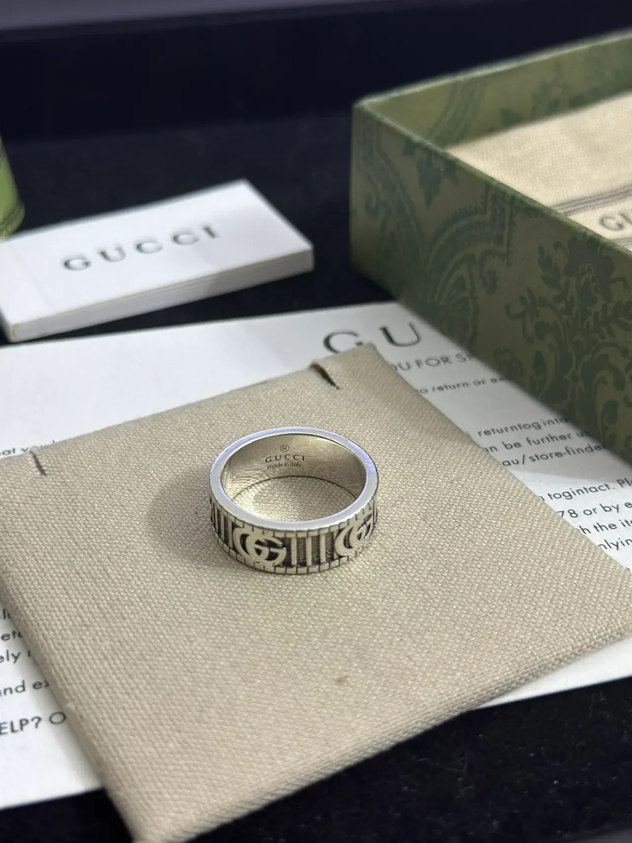 Gucci Screener Silver Beige Wide Band Interlocking G Motif Ring 2