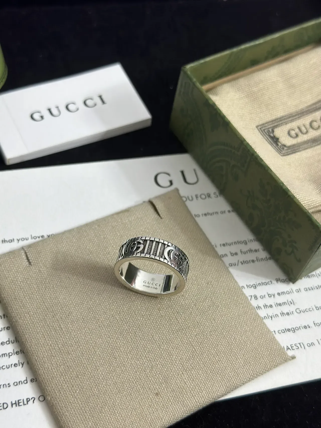 Gucci Screener Silver Beige Wide Band Interlocking G Motif Ring 4