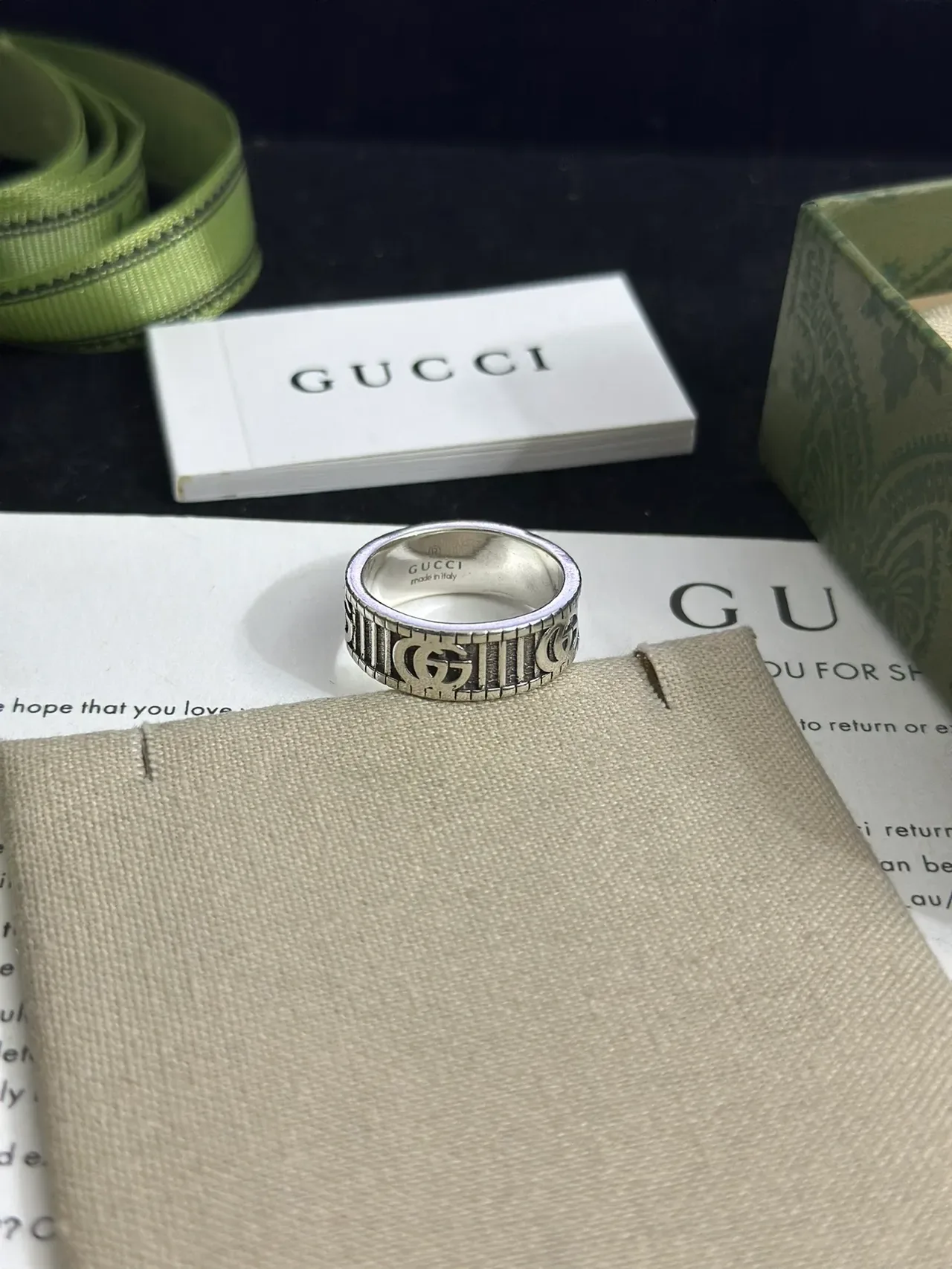 Gucci Screener Silver Beige Wide Band Interlocking G Motif Ring 5