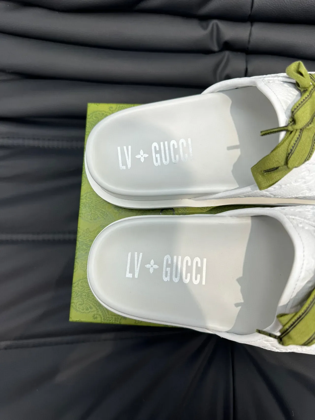 Gucci Screener সাদা সবুজ এমবসড GG মনোগ্রাম অলিভ রিবন লেস স্লিপার 8