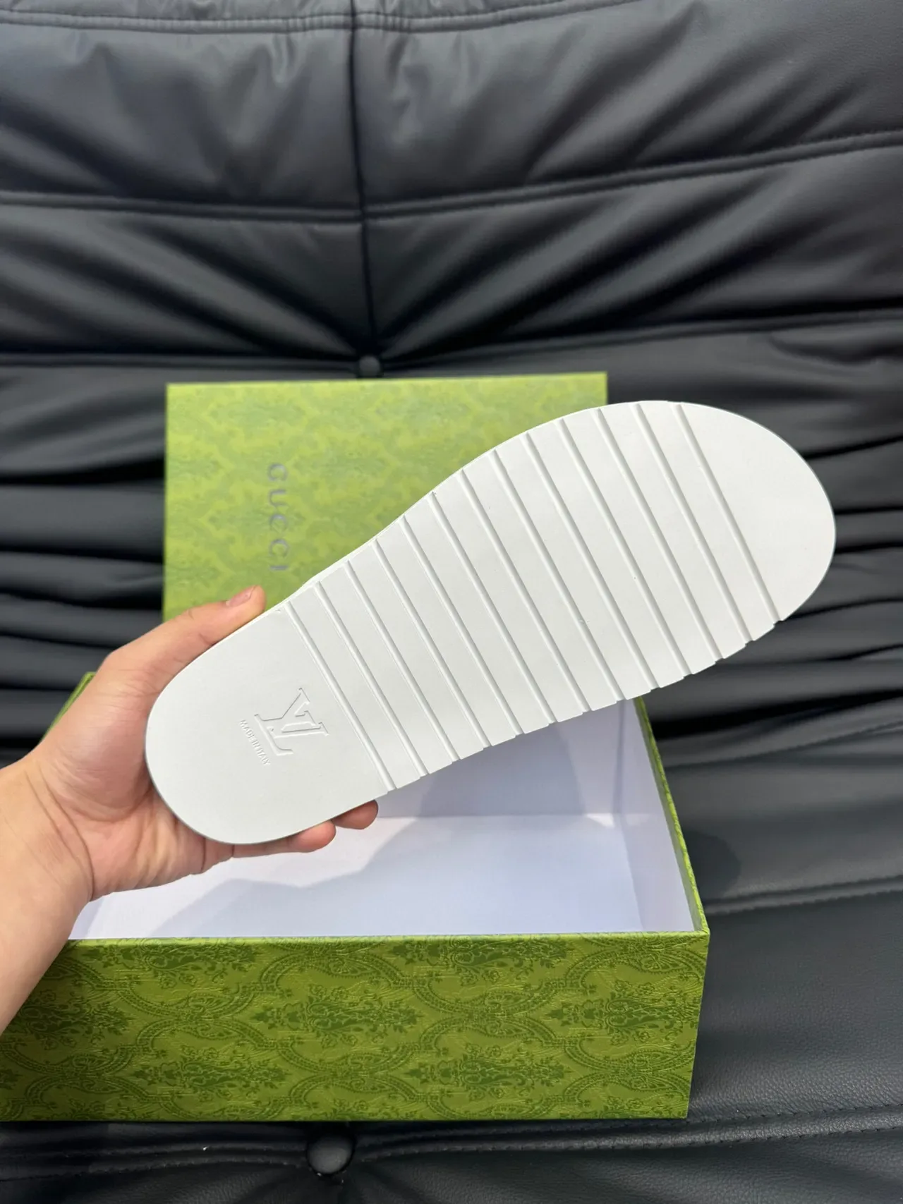 Gucci Screener সাদা সবুজ এমবসড GG মনোগ্রাম অলিভ রিবন লেস স্লিপার 9