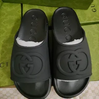 Gucci Slide Negro Goma Moldeada Interlocking G Logo Slippers