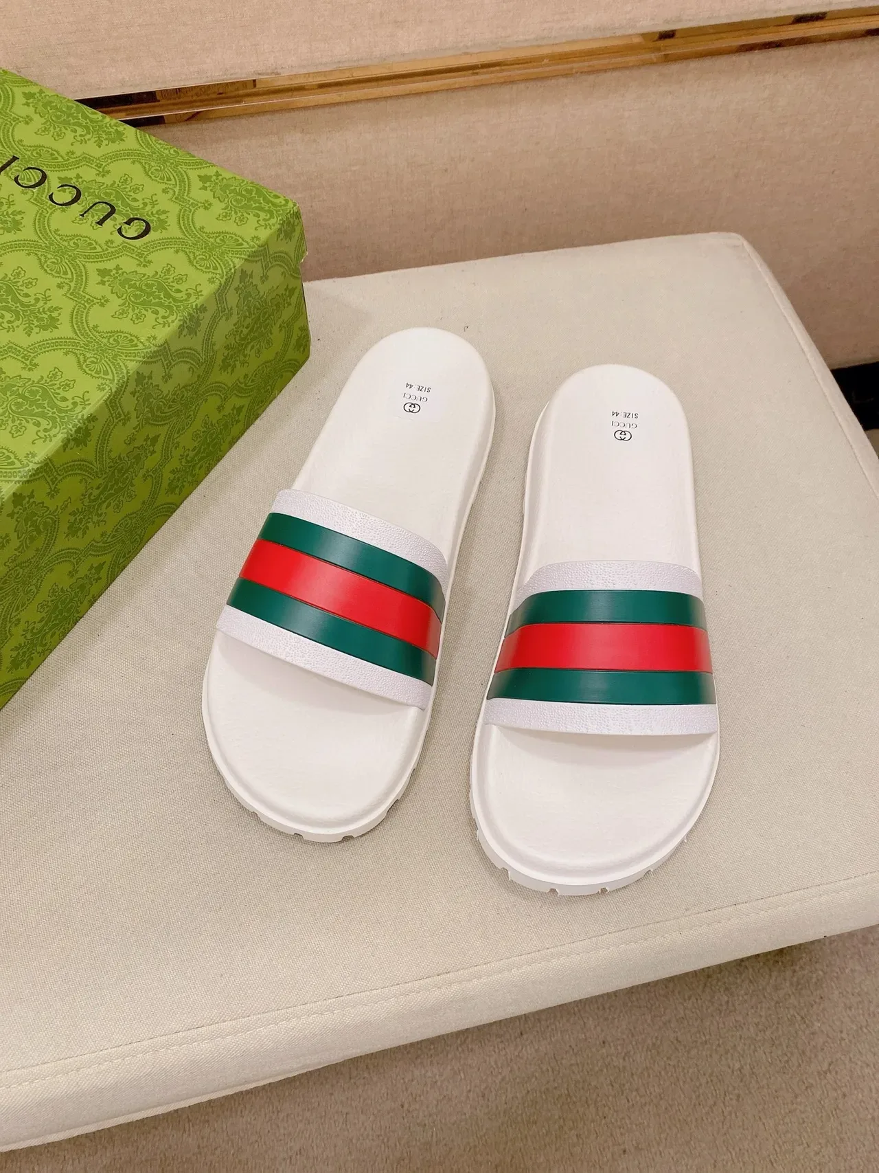 Gucci Slide Noir Blanc Semelle en Caoutchouc Bande Web Rayée Lanière Sandales 3