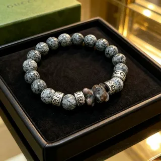 Gucci سوار خرز حجر نقطي وفضي منقوش