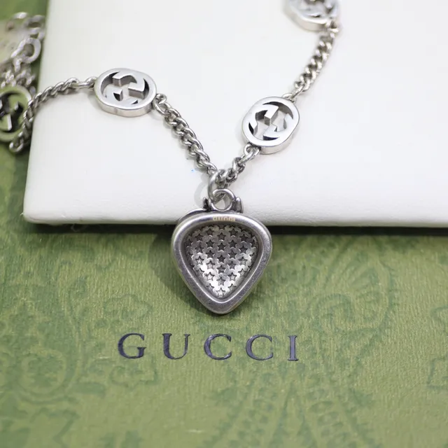 Gucci 草莓魅力 银色 红色 链条 互锁 G 魅力 手链 2