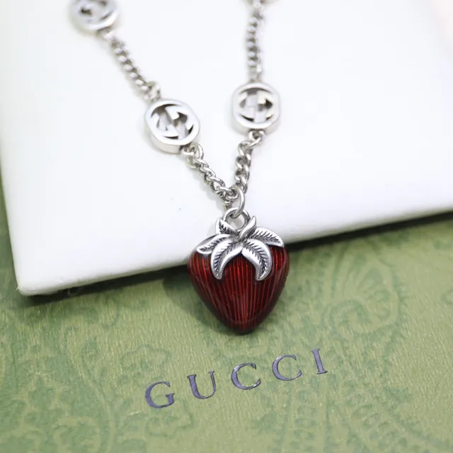 Gucci 草莓魅力 银色 红色 链条 互锁 G 魅力 手链 5