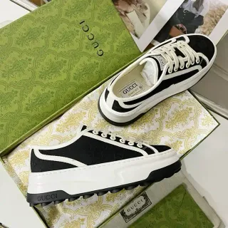 Gucci Tennis 1977 Negro y Blanco Lifestyle Sneakers
