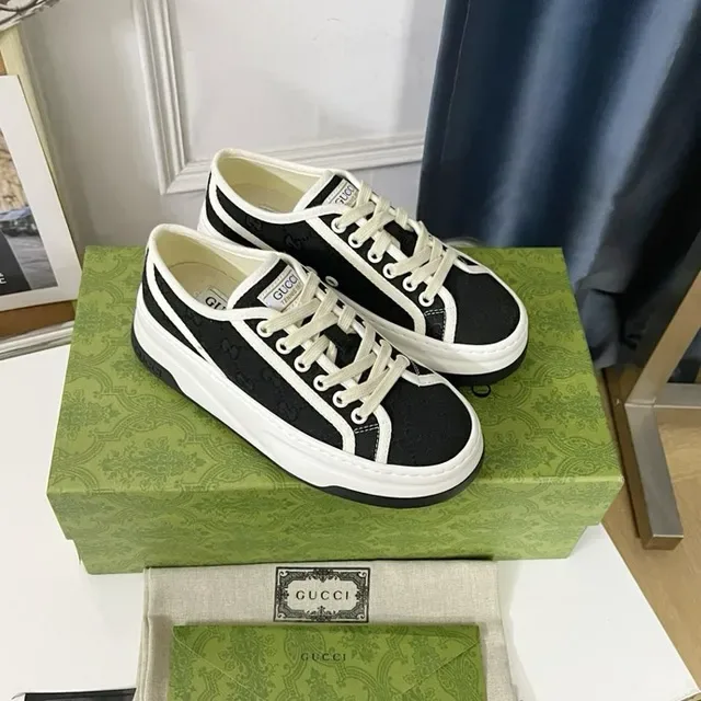 Gucci Tennis 1977 Preto e Branco Lifestyle Sneakers 2