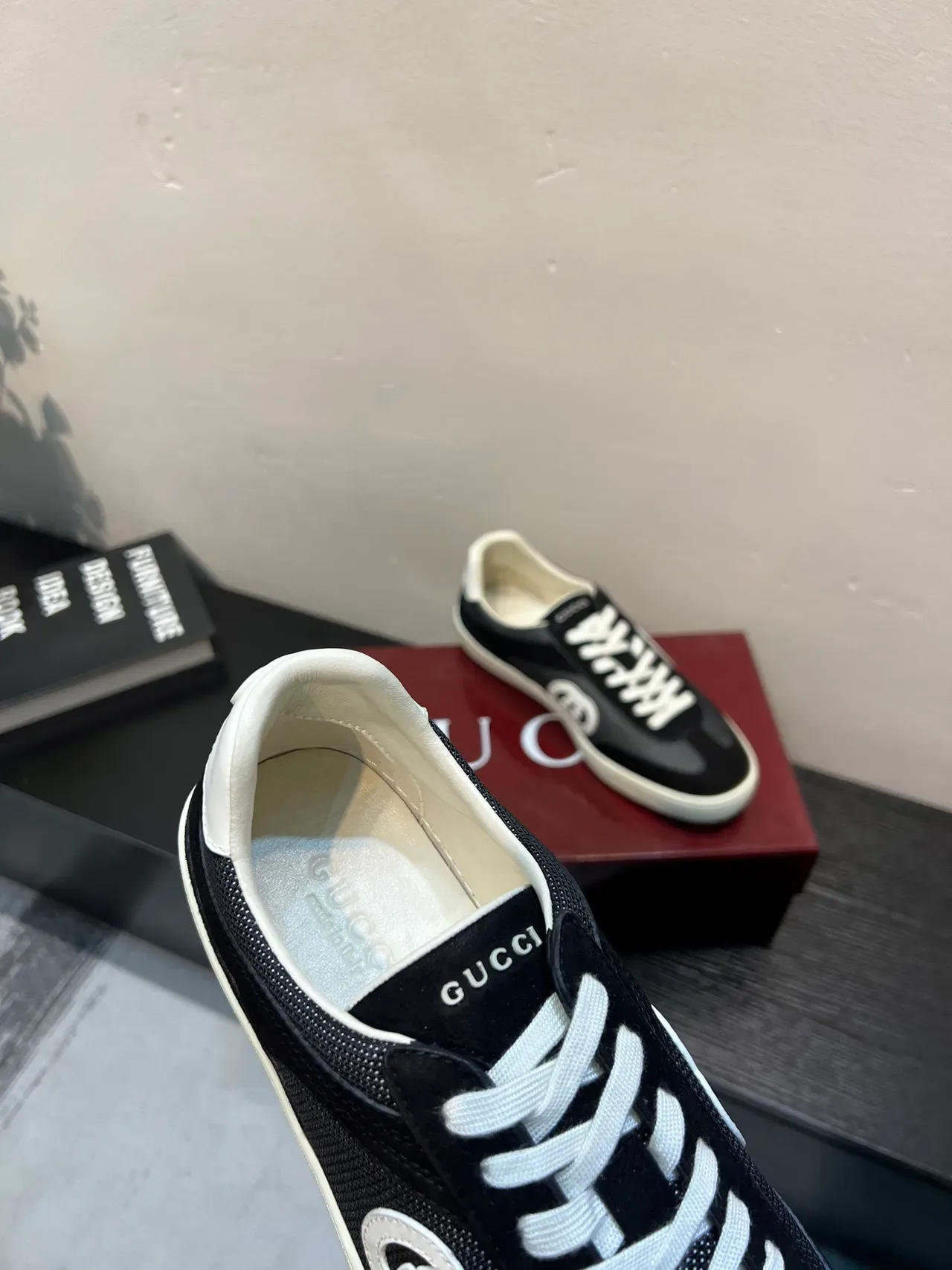 Gucci Tennis 1977 Black and White baskets lifestyle 7