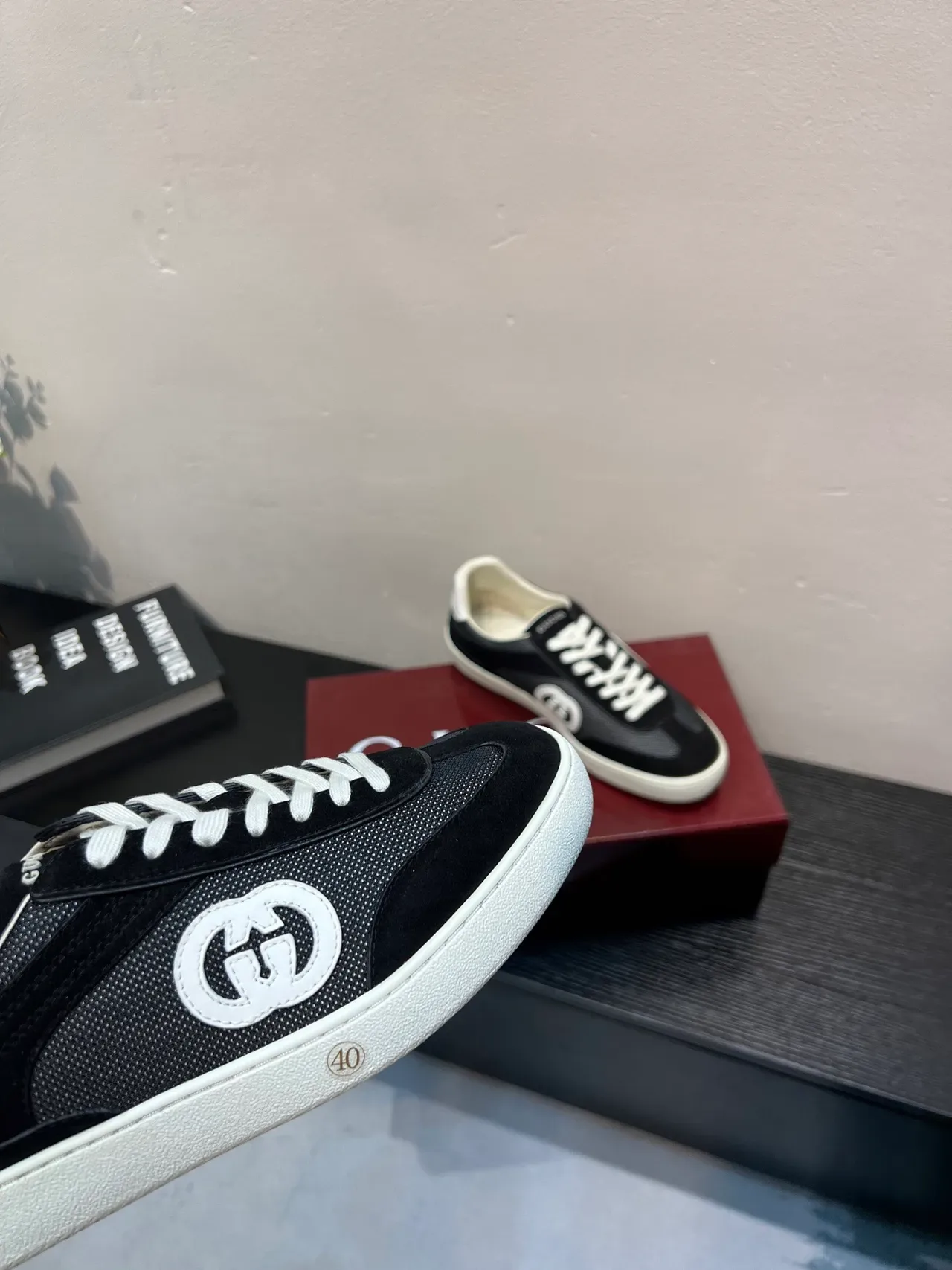Gucci Tennis 1977 Black and White baskets lifestyle 9