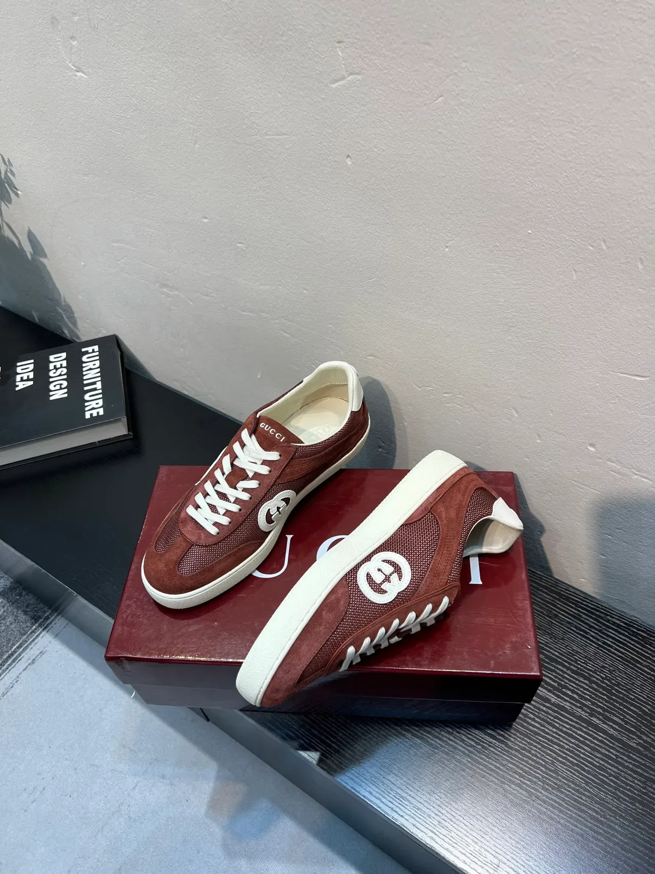 Gucci Tennis 1977 Tênis Lifestyle de Camurça e Malha Borgonha 4